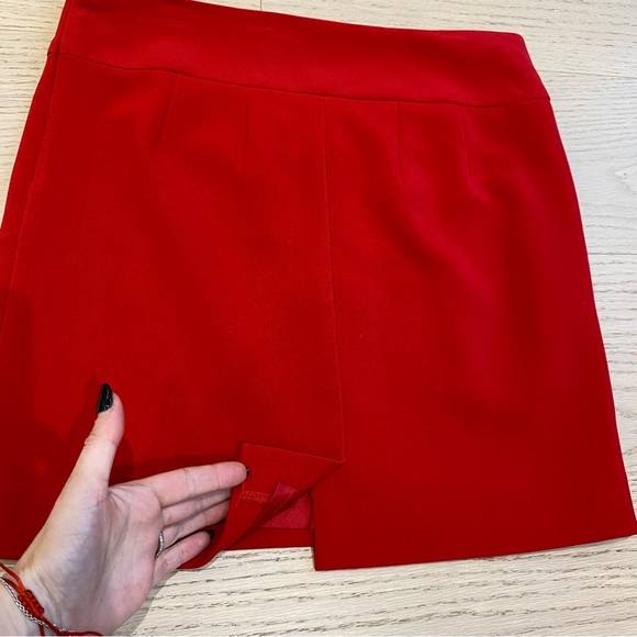 The Limited Red Mini Skirt, Fully Lined, Zipper Closure, Women's US 6 - Picture 8 of 10